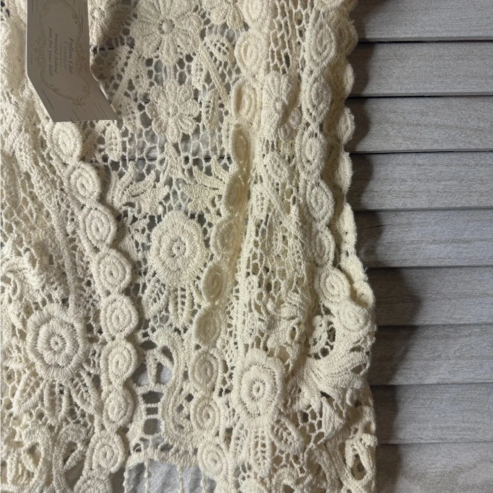 NWT. Boutique. Size 3/4 Crochet Lace Vest - Cream Kids